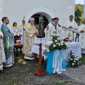 Biskup Šaško blagoslovio novoobnovljenu kapelu Uznesenja BDM na nebo u Sošicama